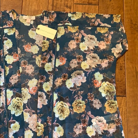 Band of Gypsies Floral Kimono - Picture 3 of 7